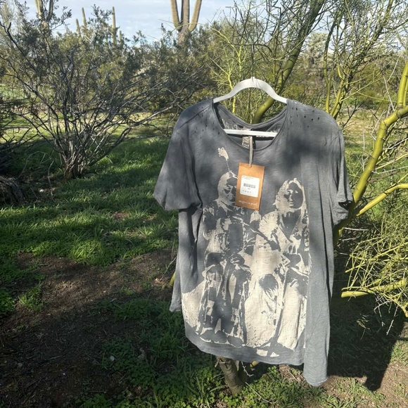 Magnolia Pearl KINDRED SPIRIT TEE - OZZY NWT - Picture 3 of 5